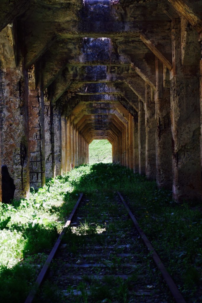 太子駅ホッパー棟