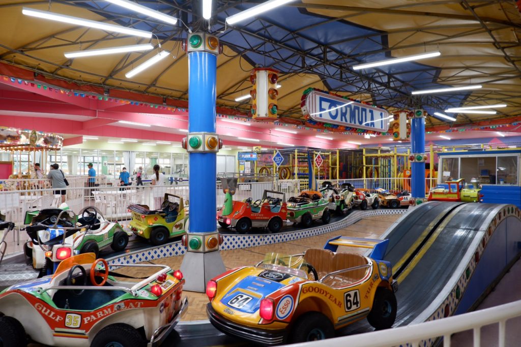 幻想メリーゴーランドと屋内遊園地｜養老ランド