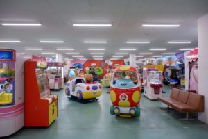 ドリームコアのイメージ。平成初期のゲームセンター。